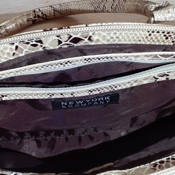 Vintage New York and Co. Purse and matching wallet - Picture 6 of 14